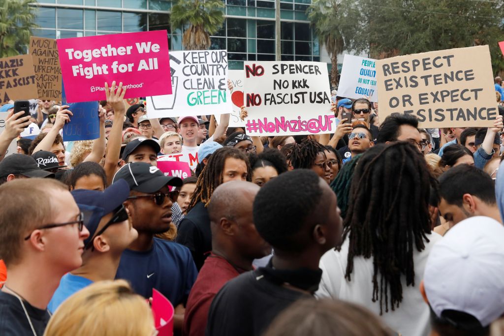 ΗΠΑ: Διαδηλώσεις ενάντια στο ναζισμό κατά τη διάρκεια ομιλίας οπαδού της λευκής φυλής
