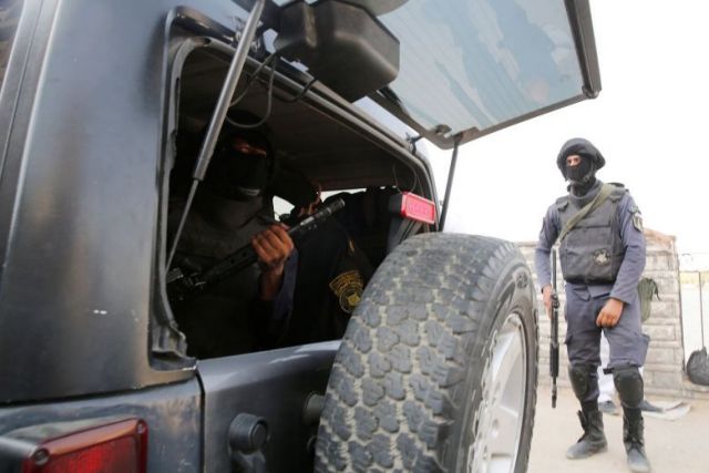 Αίγυπτος: Δεκάδες αστυνομικοί και στρατιωτικοί νεκροί σε ενέδρα ισλαμιστών