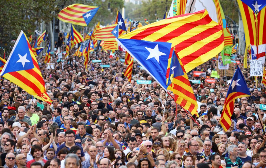 Καταλωνία: Στα ακρα η σύγκρουση Μαδρίτης – Βαρκελώνης