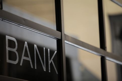 Η επίσπευση των τεστ αντοχής ανησυχεί τις ελληνικές τράπεζες