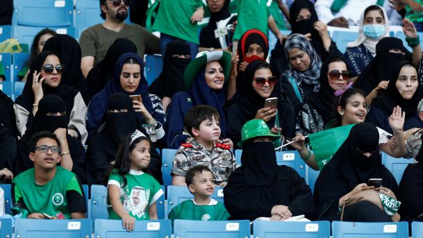 Σαουδική Αραβία: Γυναίκες στα γήπεδα!