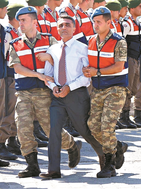 Οι μαζικές δίκες αφήνουν βαθιές πληγές