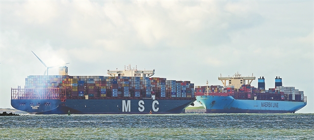 Ιστορική «αλλαγή κορυφής»