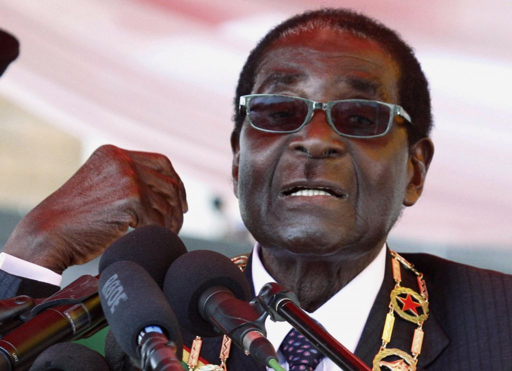 Ζιμπάμπουε: Παραιτήθηκε ο Μουγκάμπε