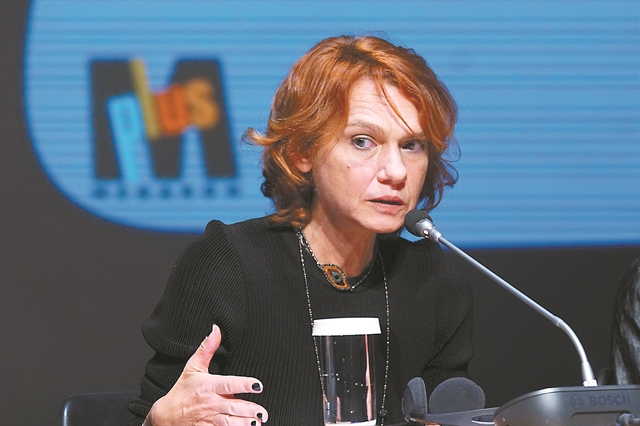 «Εχω βαρεθεί να είμαι μια συγγραφέας – μάρτυρας»