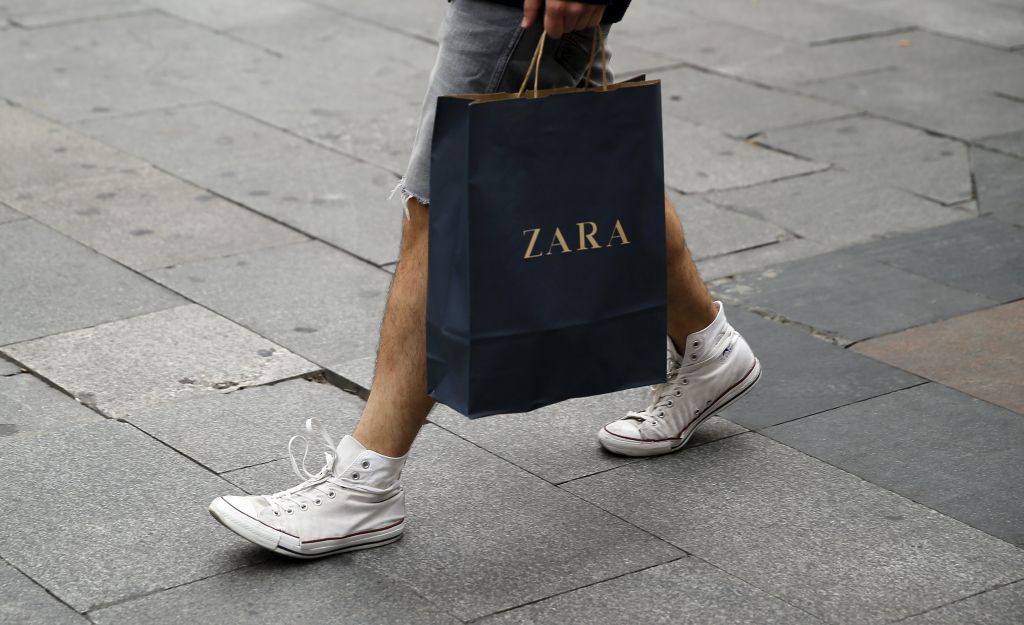 Τα Zara κλέβουν τα σχέδια νέου σχεδιαστή για μια τσάντα