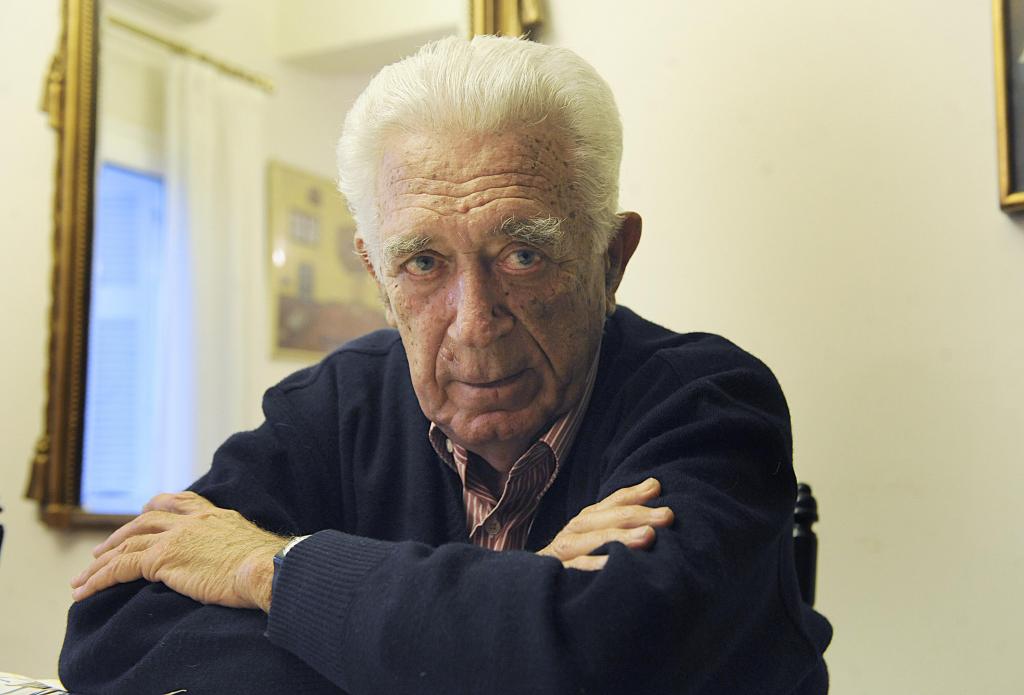 Πέθανε ο Γιάννης Καψής