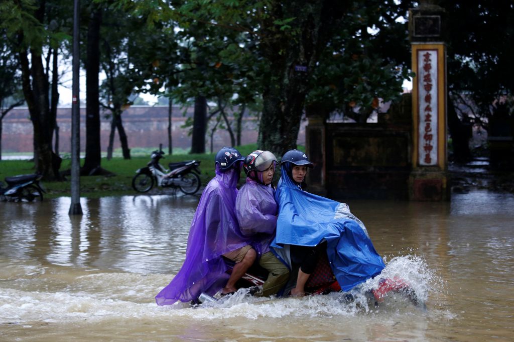 27 νεκροί από τυφώνα στο Βιετνάμ