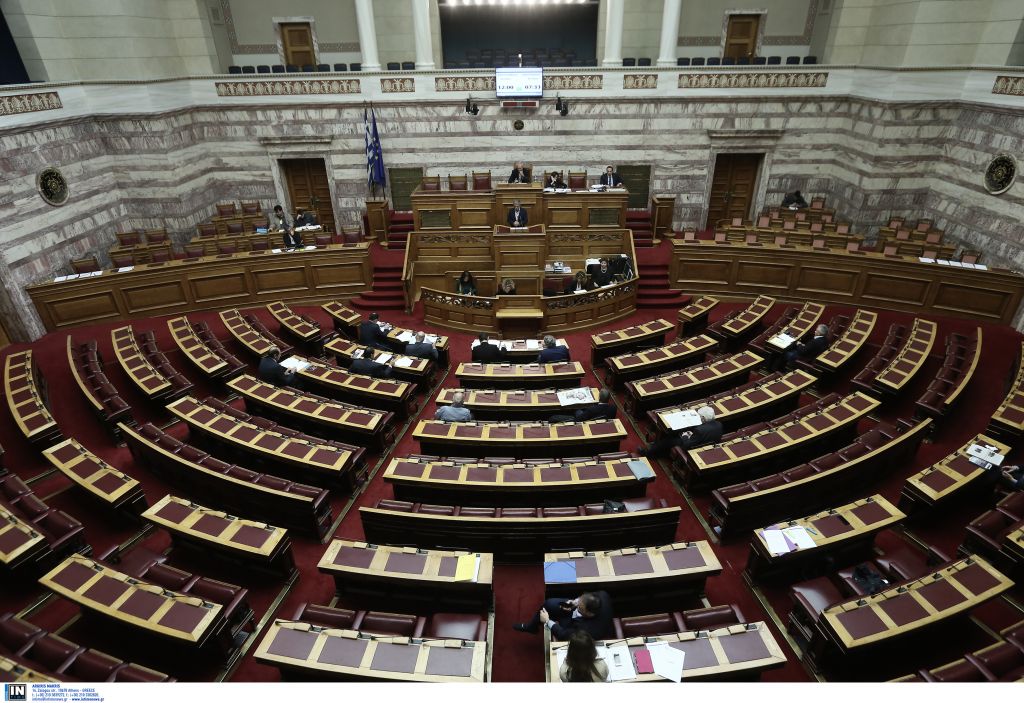 Βουλή: Κατατέθηκε το νομοσχέδιο για το κοινωνικό μέρισμα