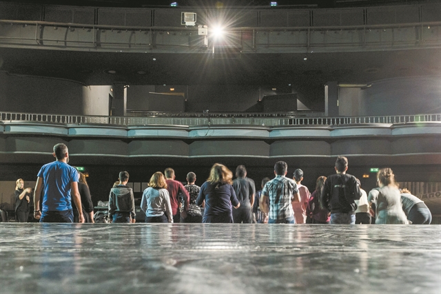 Η ρύθμιση, οι «σκληροί» και οι απεργίες