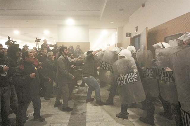 Κόκκινα δάνεια – μαύρες κηλίδες