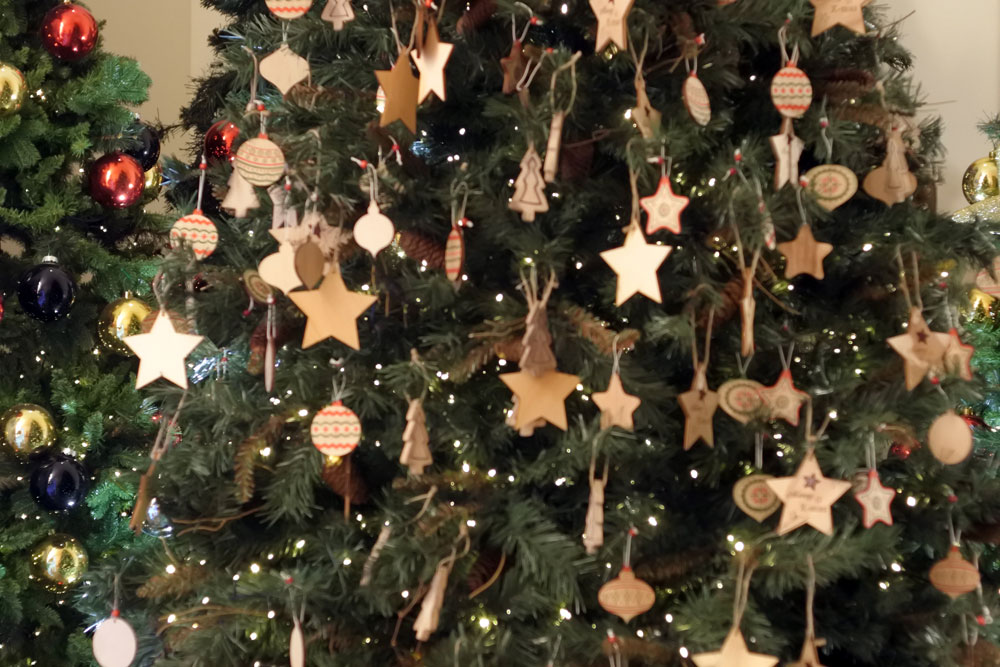 Αυτά τα Χριστούγεννα τo Regency Casino Mont Parnes στολίζει το «Δέντρο της Ελπίδας»