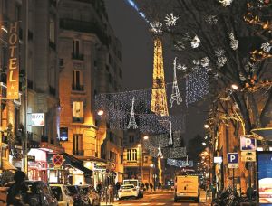 Ενας χαμογελαστός Αγιος Βασίλης και τα fashion βιντεοκλίπ