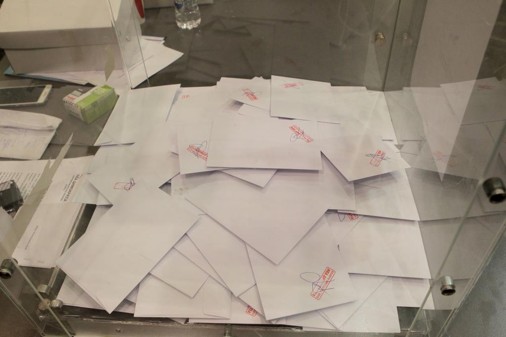 H σύγκρουση των γκάλοπ και oι αναποφάσιστοι