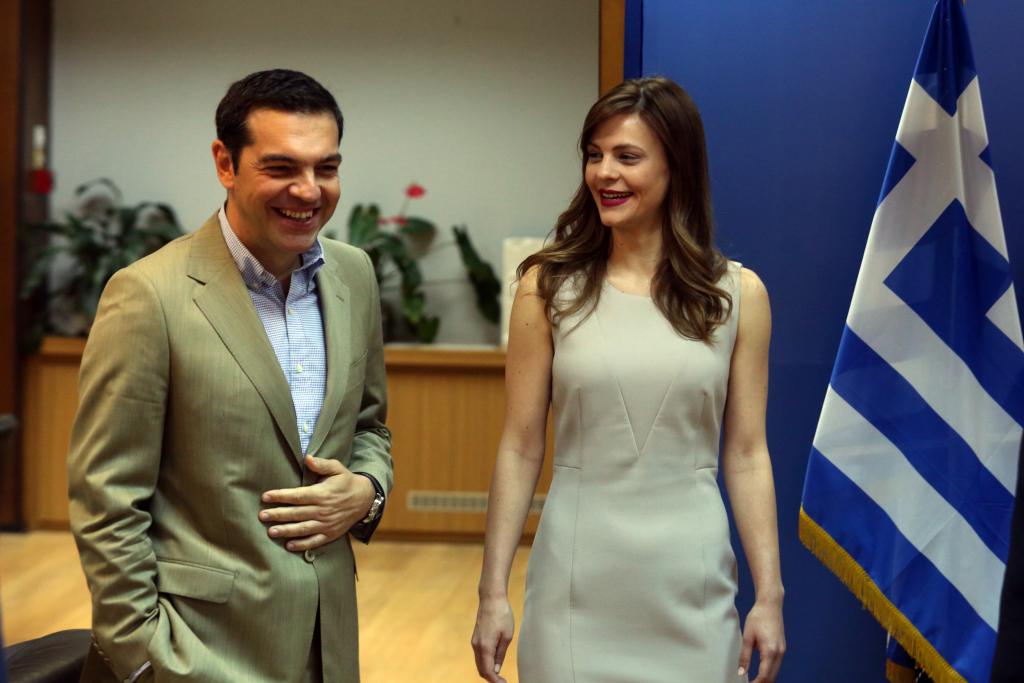 Εκλογικός σχεδιασμός πίσω από την καταιγίδα των παροχών