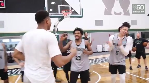 To ξεχωριστό… Ηappy Βirthday στον Γιάννη Αντετοκούνμπο