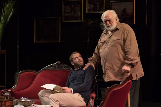 «Ο δρόμος περνά από μέσα»