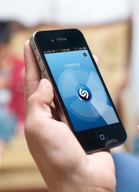 Η Apple προσφέρει $400 εκατ. για την εφαρμογή Shazam