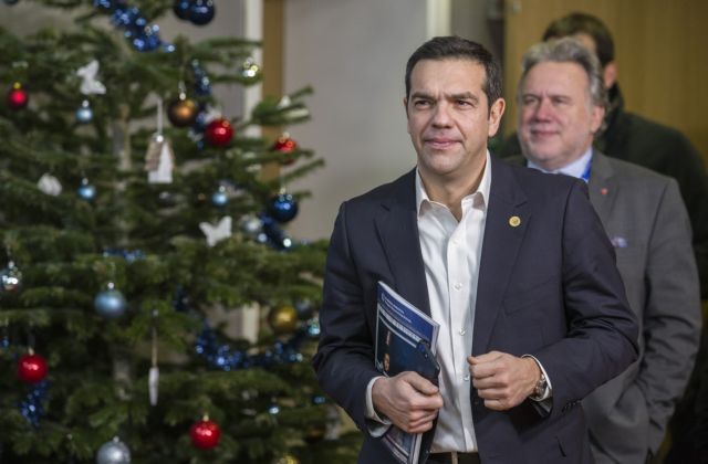 Πετούν ψίχουλα στον δρόμο που οδηγεί στην κάλπη