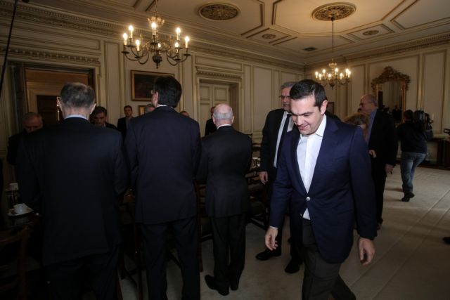 «Μαθήματα» στους τραπεζίτες και παρέμβαση για τα ΜΜΕ