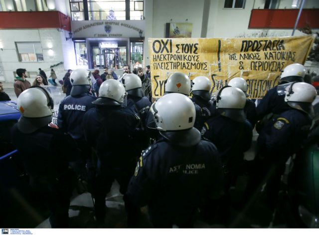 Γιορτές χωρίς μάχες στα ειρηνοδικεία