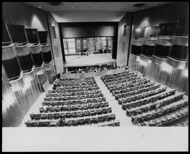 Θέατρο Ολύμπια: από την Εθνική Λυρική Σκηνή στο Δημοτικό Θέατρο της Αθήνας