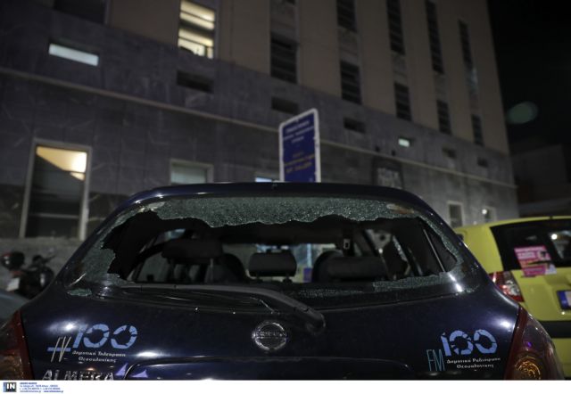 Επίθεση κουκουλοφόρων στον TV100