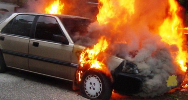 Αυτοκτόνησε ο οδηγός του ΙΧ που κάηκε στη Γλυφάδα