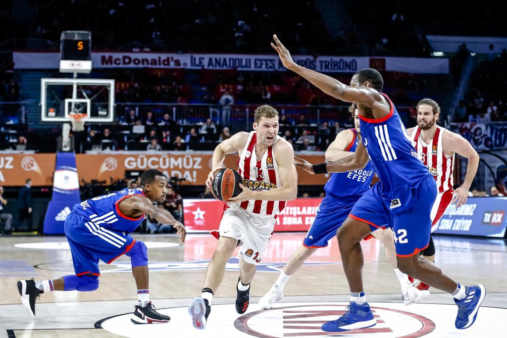 Ευρωλίγκα: Θρίαμβος του Ολυμπιακού στην Πόλη επί της Εφες