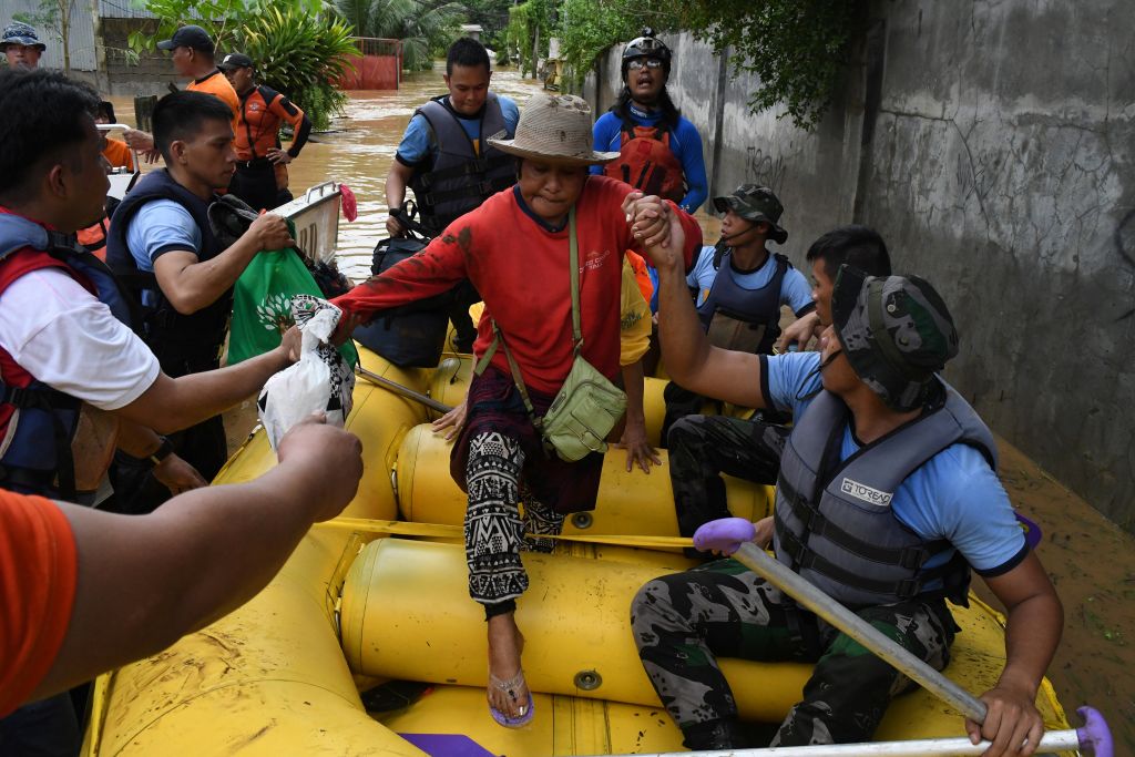 Φονική καταιγίδα στις Φιλιππίνες με εκατοντάδες νεκρούς
