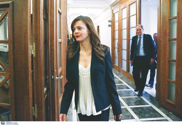 Μειώνεται το πρόστιμο μόνο αν γίνει πρόσληψη