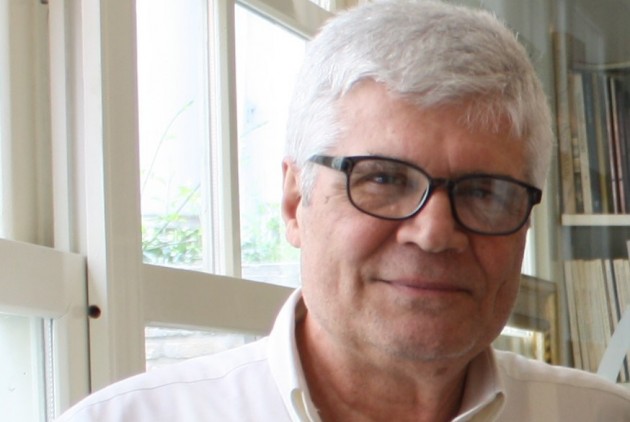 Πέθανε ο ιδρυτής των εκδόσεων «Υψιλον», Θανάσης Χαρμάνης