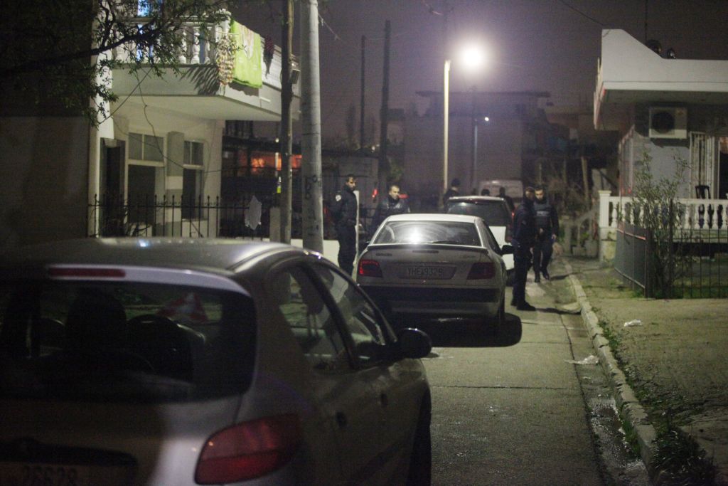 Εισβολή ενόπλων σε καφενείο στο Ζεφύρι