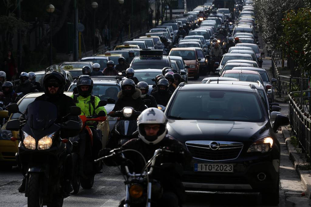 Κυκλοφοριακό χάος στην Αθήνα λόγω απεργίας των ΜΜΜ