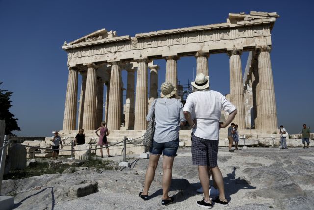 Η Ελλάδα βιώνει ένα «μπουμ» τουριστών