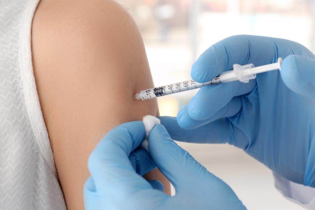 Αυξάνονται τα κρούσματα ιλαράς σε επαγγελματίες της Υγείας