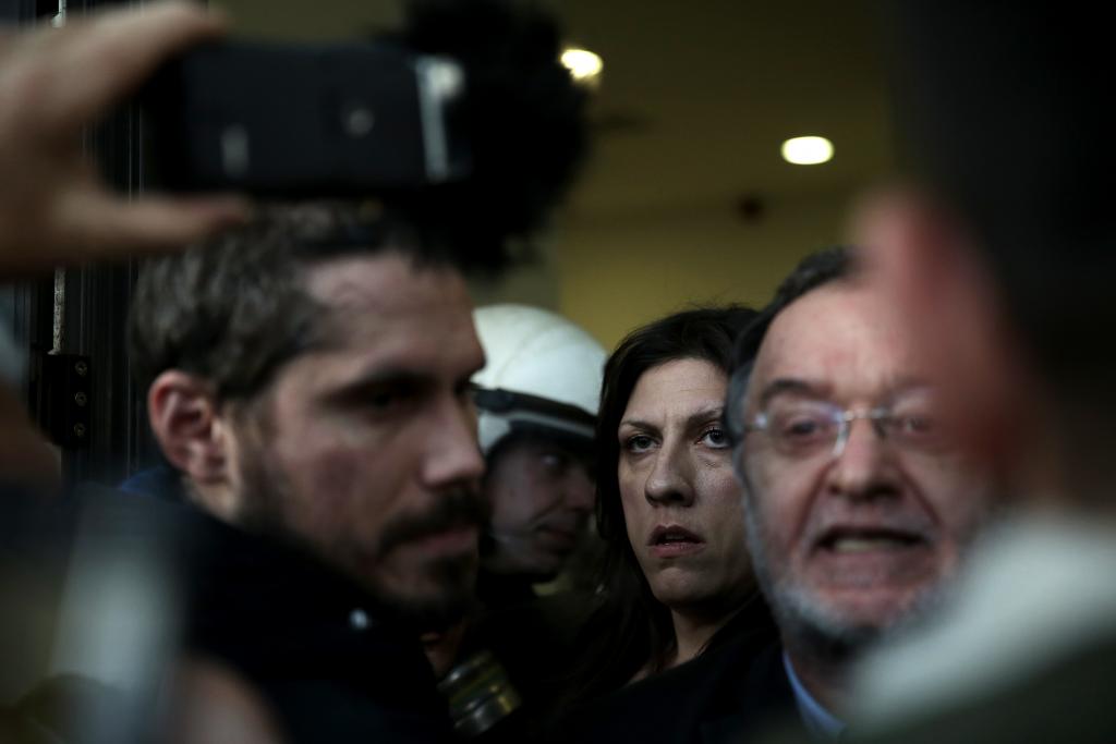 Οργισμένη αντίδραση Λαφαζάνη για το «σφυρί» στα γραφεία της ΛΑ.Ε