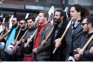 Θύελλα αντιδράσεων προκαλεί η διάταξη για τις απεργίες