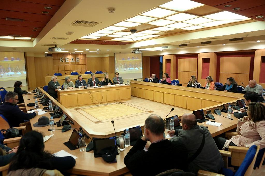 Καμίνης: Να μην δημοπρατηθούν οι δημοτικοί ραδιοφωνικοί σταθμοί