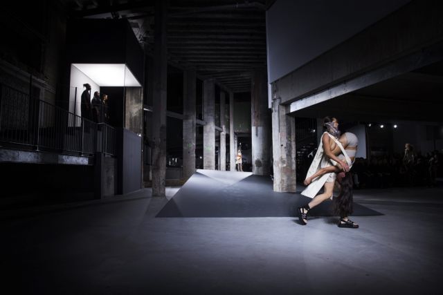 Η επινόηση της ασύμβατης ομορφιάς