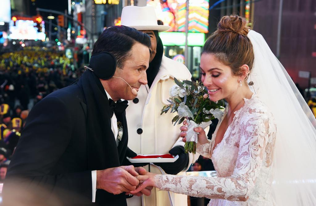 Ο γάμος της Μαρία Μενούνος στο κέντρο της Times Square