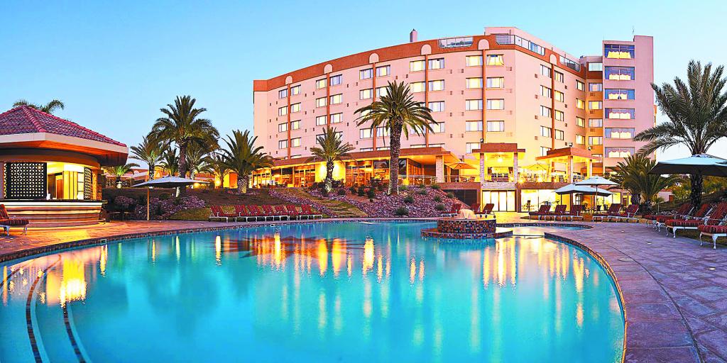 Ετοιμάζονται ν’ αλλάξουν χέρια 40 ξενοδοχεία