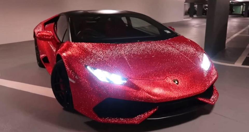 Στόλισε τη Lamborghini με 1,3 εκατομμύρια Swarovski