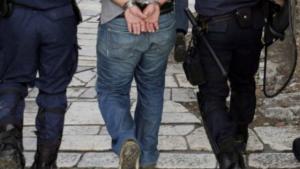 Συνελήφθη γιατί έπαιρνε… φακελάκια από γιατρούς