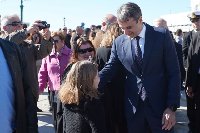 Πόρτα πόρτα, η νέα εκστρατεία Μητσοτάκη