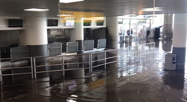 Χάος λόγω πλημμύρας και ακυρώσεων στο αεροδρόμιο JFK
