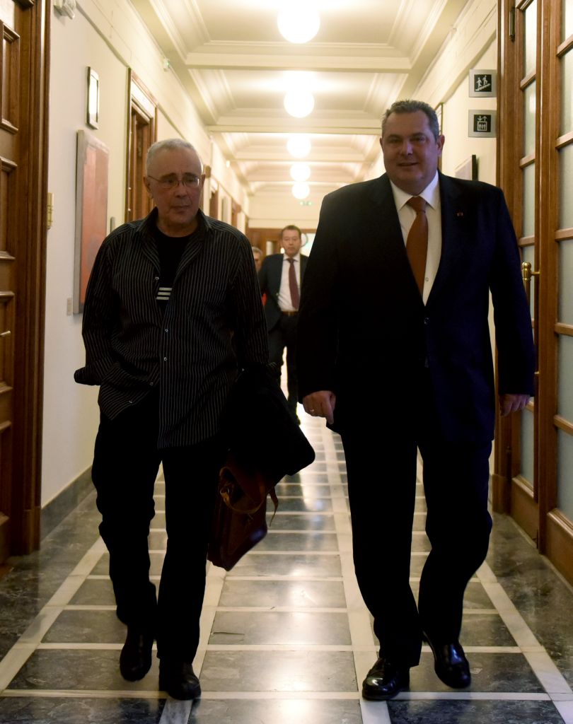 Του ζήτησε από το τηλέφωνο να παραιτηθεί