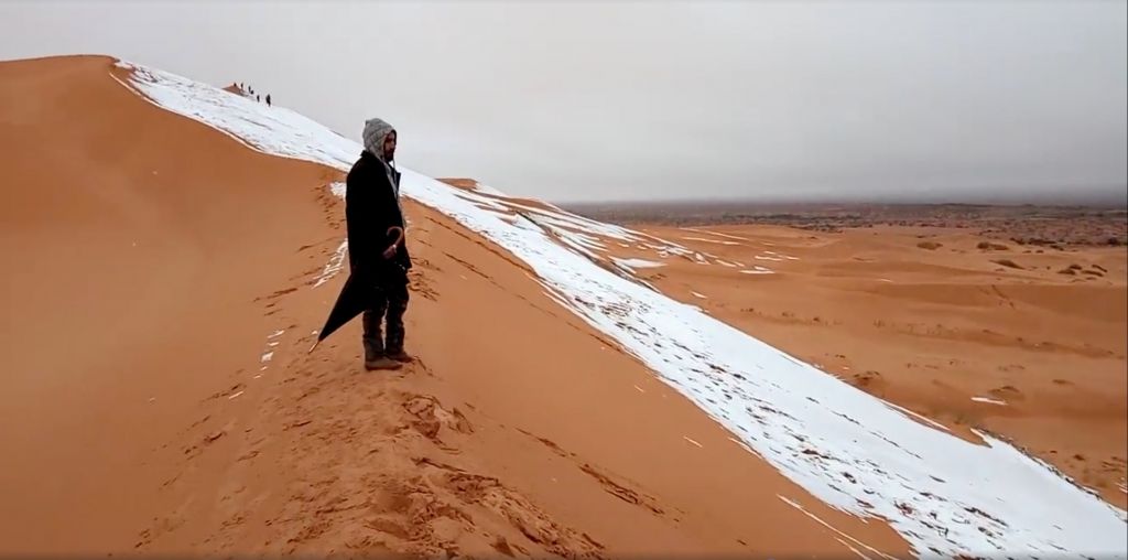 Το χιόνι στην Σαχάρα έγινε το απόλυτο viral