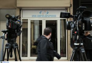 Σε 10… άτοκες δόσεις η πληρωμή για μία τηλεοπτική άδεια