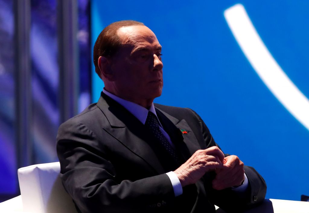 Αναβολή της δίκης του Μπερλουσκόνι για τα «μπούγκα-μπούγκα»